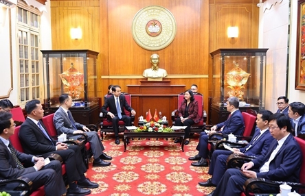 Vietnam, China strengthen solidarity, friendship